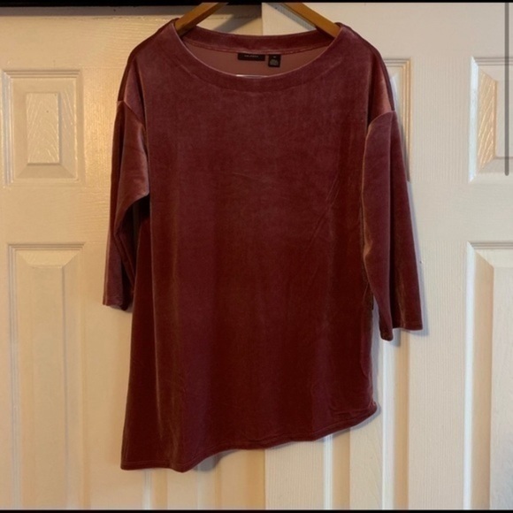 Halogen Asymmetrical Velvet Top In Dusty Mauve XS - Picture 2 of 8